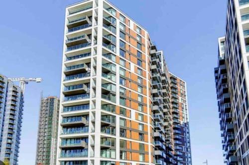 Woolwich Riverside Apartment | Stunning 2 bedroom apartment w/river view