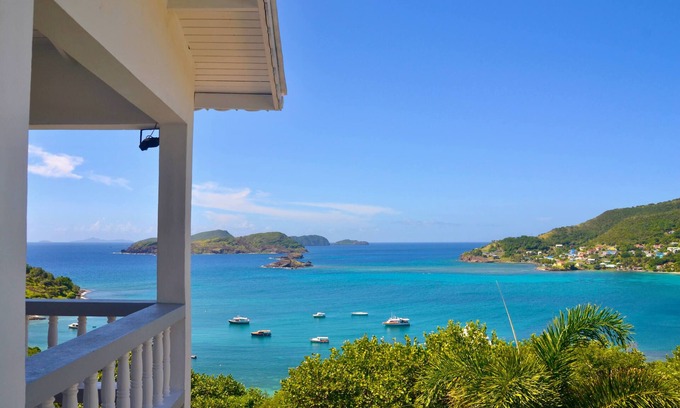 Union Vale Villa | Stunning 3 Bed Villa, Balcony & Sea View