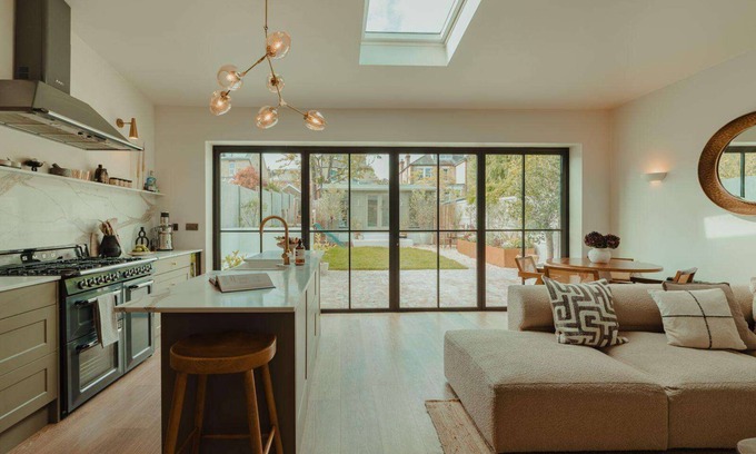 Barnet Apartment | Stunning 3 Bedroom Family Home