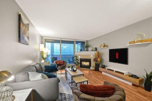 Gastown Apartment | Stunning 3-BR in Downtown with Free Parking