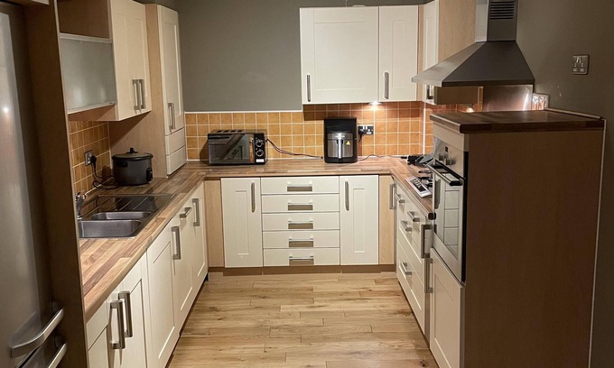 Glasgow Westend Apartment | Stunning 4-bed Apartment in Glasgow West end