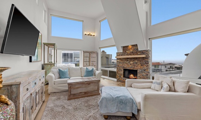 Gas Lamp Section House | Stunning 4 story Manhattan Beach Sand Section Home