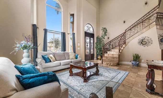 Downey House | Stunning 6BR Sanctuary Home in Downey