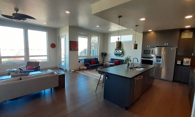 Southeast Boise House | Stunning and luxurious 180 degree views, across from Micron, 10 min to downtown!