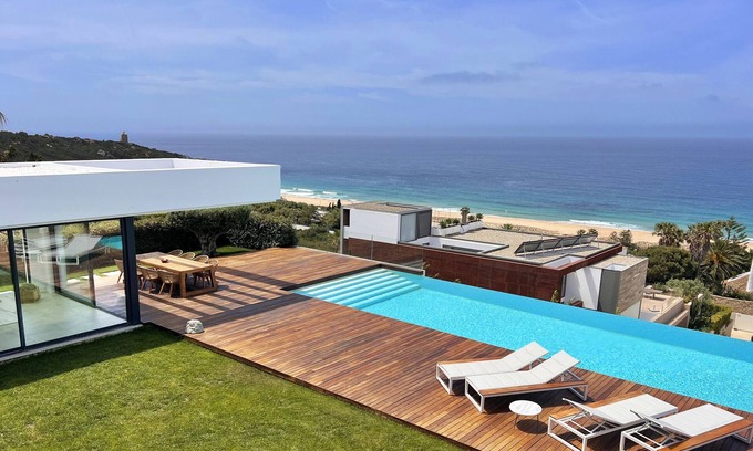 Atlanterra Villa | STUNNING AND LUXURIOUS VILLA IN PLAYA DE LOS ALEMANES | 6 PAX
