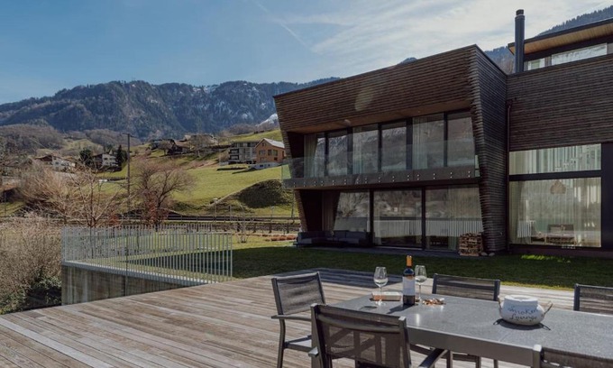 Quarten Apartment | Stunning and Modern House On The Lake