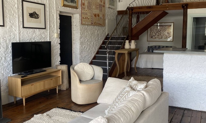 Upper Wakefield Apartment | Stunning and Spacious Loft-Style Apartment in Historic Auburn