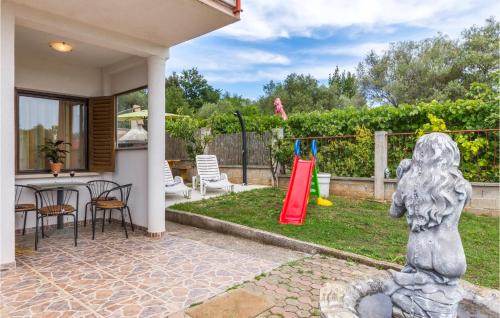 Peruski Apartment | Stunning Apartment In Marcana