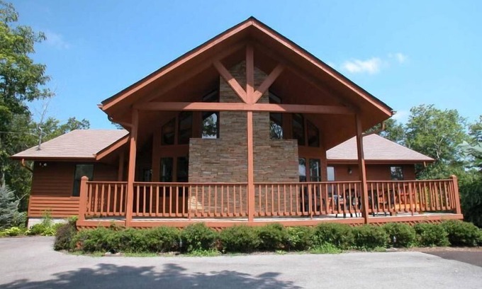 Chalet Village Ski Chalet | "STUNNING CHALET"- "SEPTEMBER SPECIAL": 200.00 OFF PER NIGHT all month