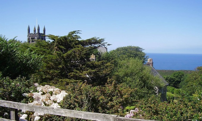 Saint Gennys Cottage | Stunning Cottage with Sea View