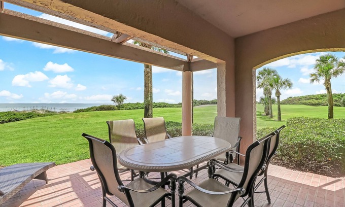 Fernandina Beach Condo | Stunning First-Floor Turtle Dunes Villa! Just Steps from Pool and Ocean!