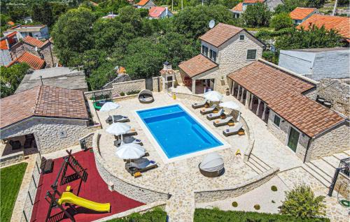 Sibenik House | Stunning Home In Dubrava With Sauna
