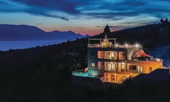 Kremena House | Stunning home in Kremena with kitchen