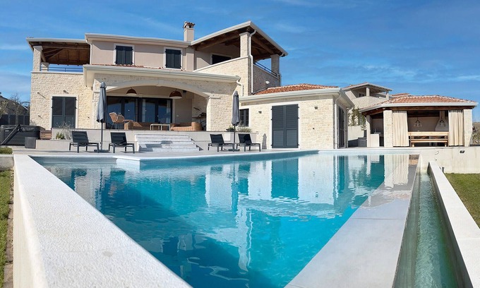 Vizinada House | Stunning home in Vizinada