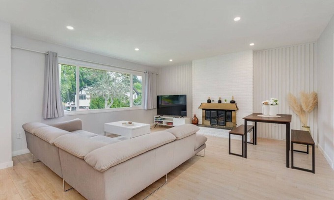 Victoria House | Stunning House In Victoria, BC