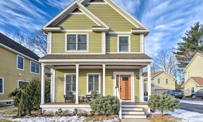 Saratoga Springs House | Stunning House with Deck, Game Room and Home Gym!