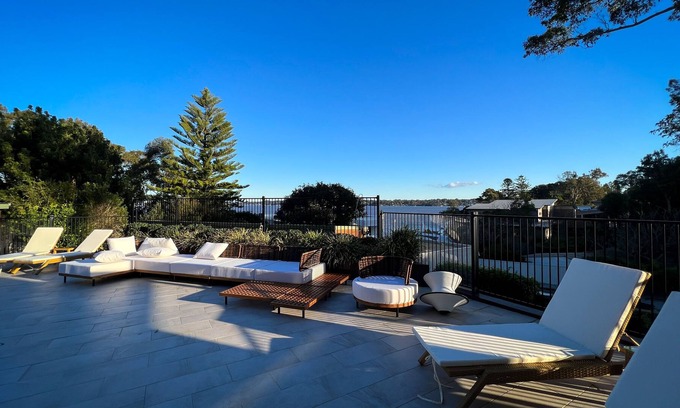 Bolton Point House | Stunning lake view luxury holiday home