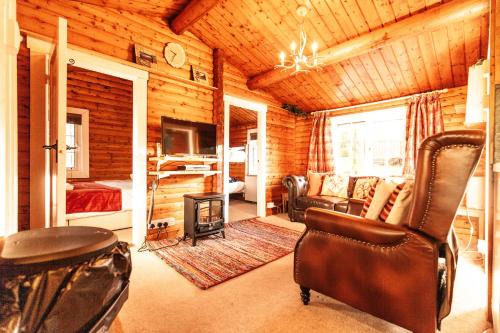 Bronaber Resort | Stunning Log Cabin with Garden in Snowdonia - Hosted by Seren Short Stays