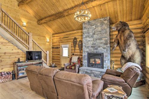 Livingston House | Stunning Mountain Views Livingston Cabin with Deck!