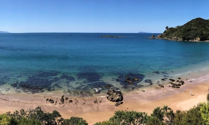 Waikawau House | Stunning ocean views, hidden gem close to beach. Very private and quiet.