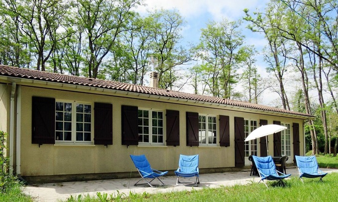 Saint-Laurent-de-Medoc Villa | Stunning private villa for 6 guests with WIFI, TV, terrace, pets allowed and parking