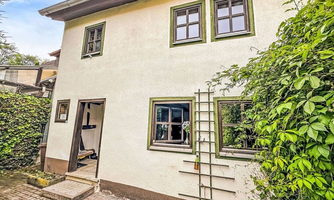 Fladungen Villa | Stunning private villa for 4 guests with WIFI, TV, patio and pets allowed