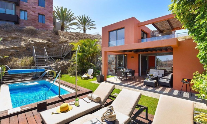 Salobre Villa | Stunning private villa with private pool, A/C, WIFI, TV, patio, pets allowed and parking