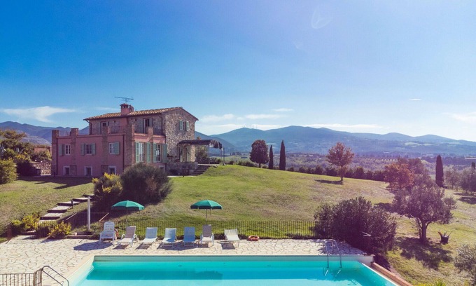 Santa Luce Villa | Stunning private villa with private pool, TV, terrace, pets allowed, panoramic view and parking