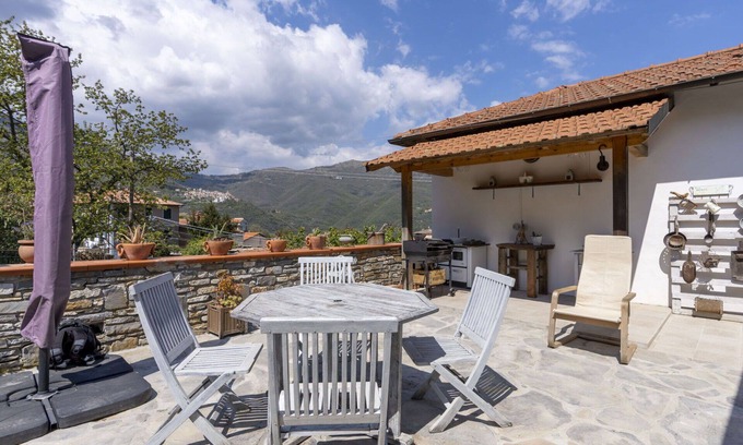 Ville San Sebastiano Villa | Stunning private villa for 6 people with WIFI, patio, pets allowed and panoramic view