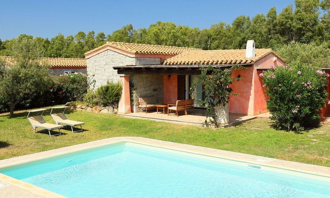 Sant'Elmo House | Stunning private villa for 6 guests with A/C, WIFI, pool, TV, terrace, pets allowed and parking