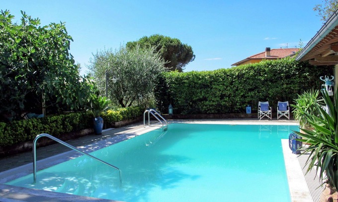 Corsanico Villa | Stunning private villa with A/C, WIFI, private pool, TV, patio, pets allowed and parking