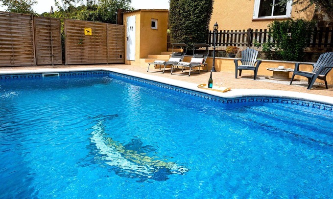 Cunit House | Stunning private villa for 6 guests with private pool, WIFI, TV, terrace and parking