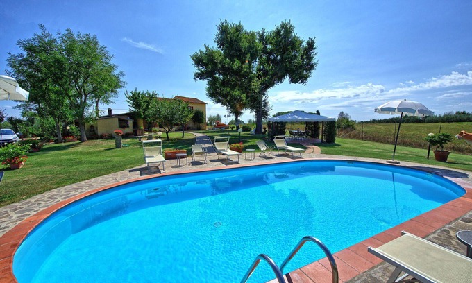 Le Piazze Villa | Stunning private villa with WIFI, private pool, TV, pets allowed, panoramic view, close to Arezzo
