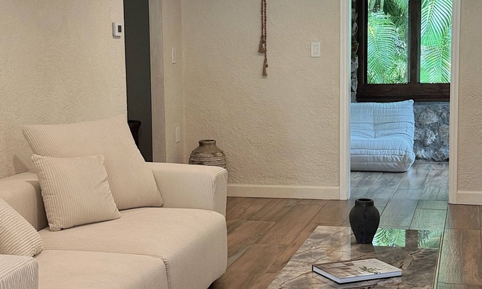 Fort Myers House | Stunning Tropical Home w/Fire Pit, Chef Kitchen 5 Mins Historical River District