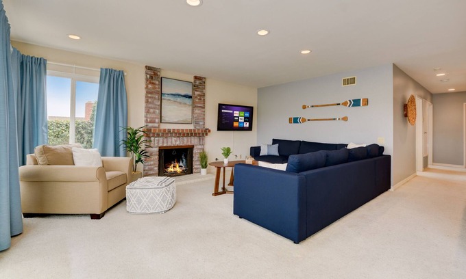 Fire Mountain House | STUNNING VALLEY VIEWS | NEAR LEGOLAND & CARLSBAD