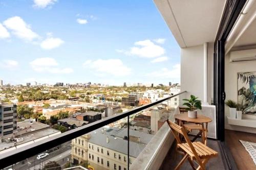 South Yarra Apartment | Stunning Views in central South Yarra