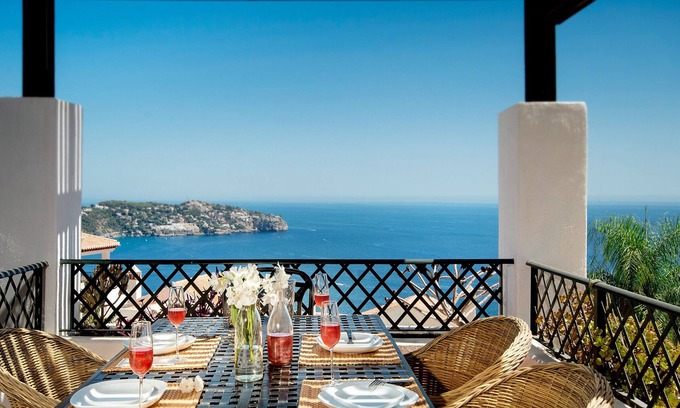 Almunecar Ski Chalet | Stunning Views Terrace Pool & Parking