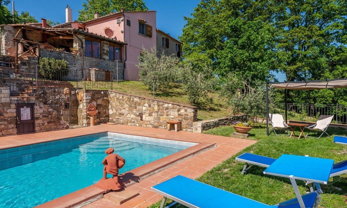 Massa Marittima House | Stunning villa for 11 people with WIFI, private pool, TV, terrace, pets allowed and parking