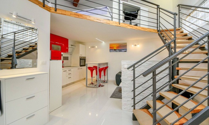 Trinajstici House | Stunning villa for 4 people with A/C, hot tub, WIFI, TV, terrace and parking