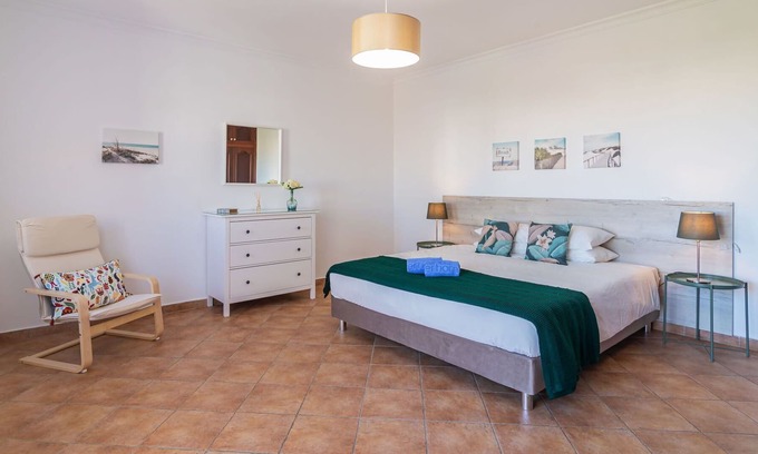 Gale House | Stunning villa for 8 people with A/C, WIFI, TV, terrace, panoramic view and parking