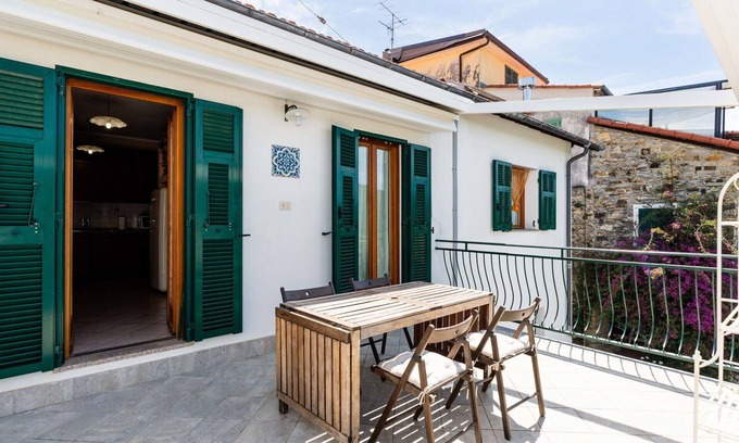 Strada Nazionale Sud House | Stunning villa for 4 people with WIFI, terrace, pets allowed and parking