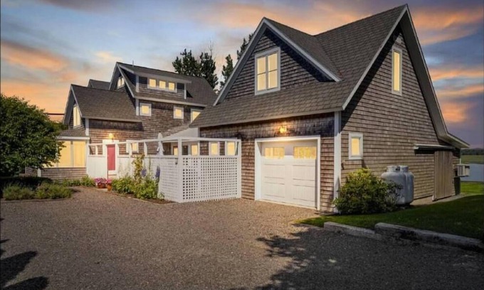 Scarborough House | Stunning Waterfront Home in Scarborough Near Pine Point