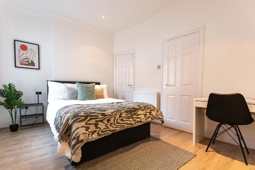 Liverpool Apartment | Stylish 1-Bed Flat in Liverpool by 53 Degrees Property, Ideal for Business & Long-Term Stays!