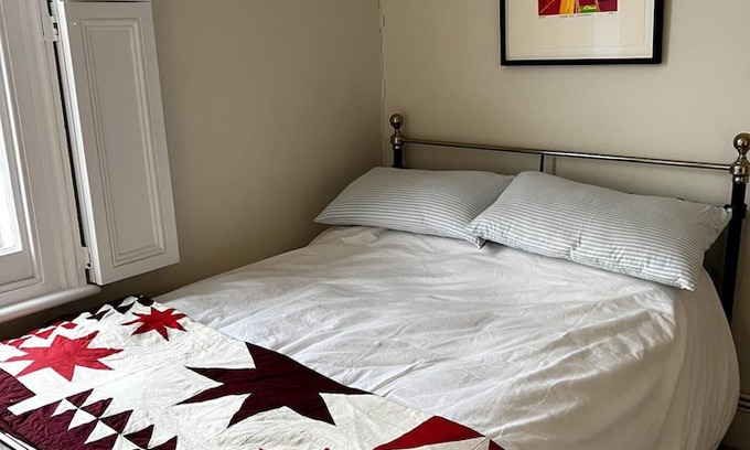 Ferndale Apartment | Stylish 1 Bedroom Apartment in Trendy Clapham