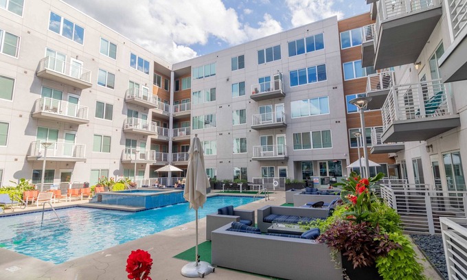 Grandview Heights Apartment | Stylish 2 bedroom with Pool and Hot Tub