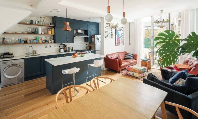 Hackney Apartment | Stylish 3BD Home - Great Location
