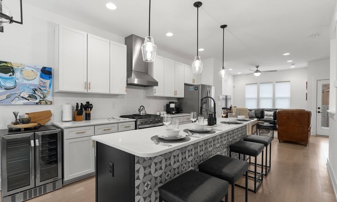 Plaza Midwood House | Stylish 4 story townhome - in the heart of Charlotte