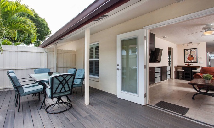 Indian Rocks Beach Condo | Stylish Beach Retreat Right Across Street from Beach & Gulf of Mexico in IRB!