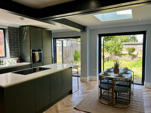 Norwich House | Stylish Central Norwich Stay Sleeps 6 Free Parking