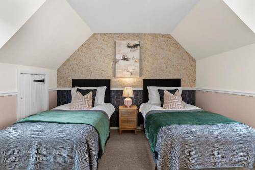 Winchester Apartment | Stylish Central Winchester Abode